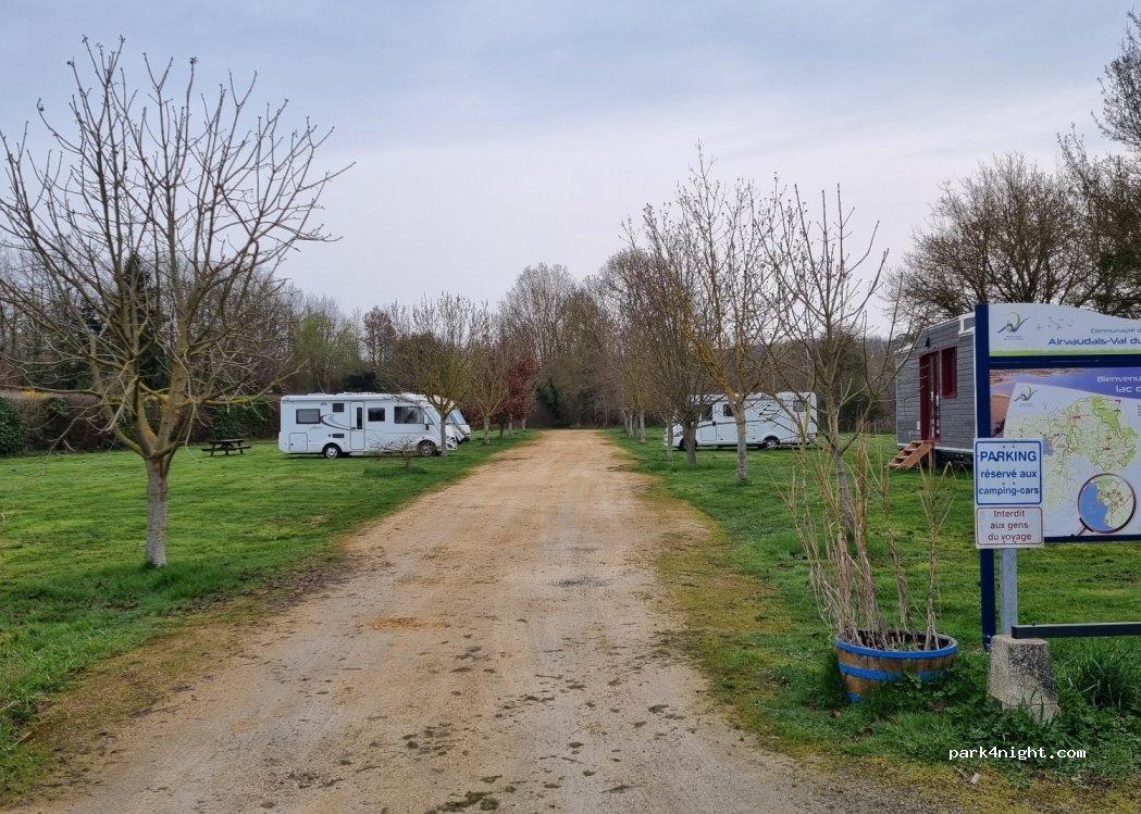 Aire de service pour camping-cars Bressuire - Foto 6