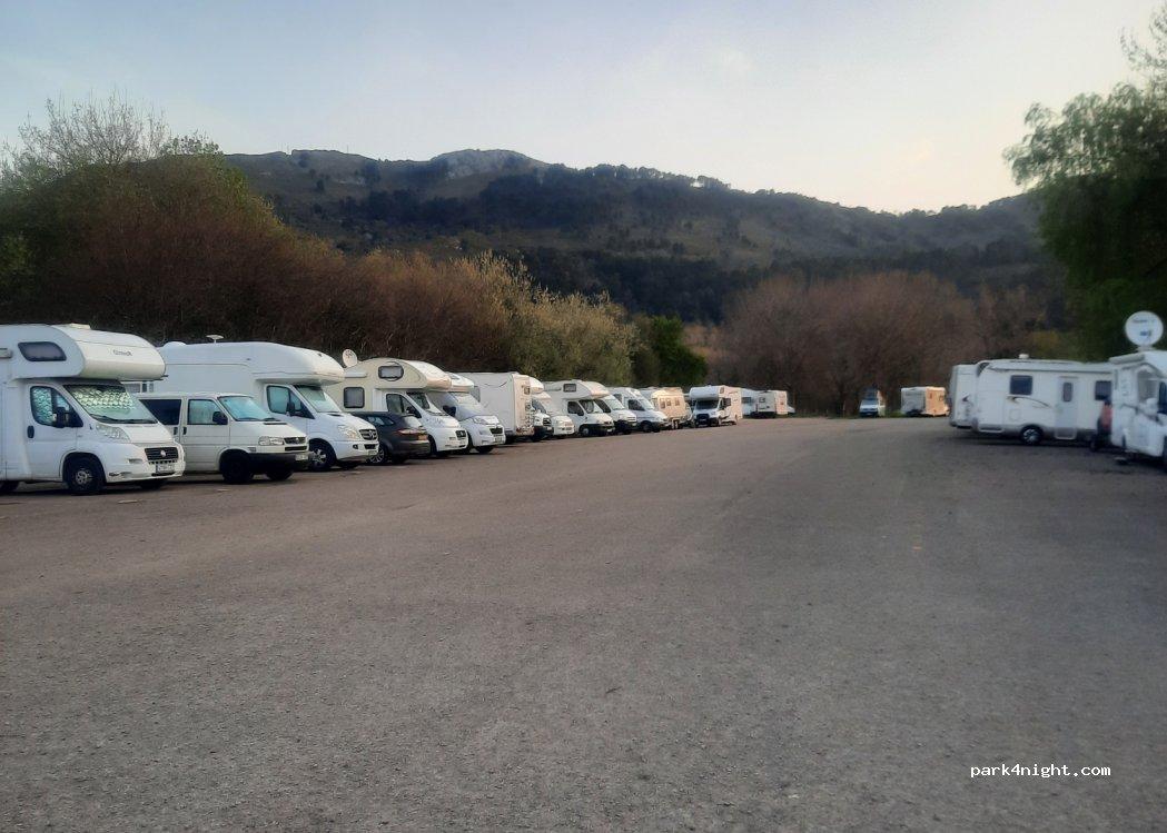 Area de autocaravanas y caravanas Camper - Foto 6