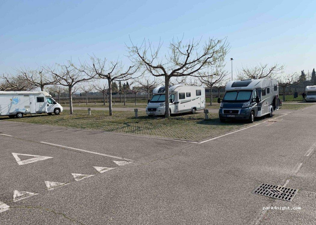 Camper Parking Area - Garda Thermal Park - Foto 2