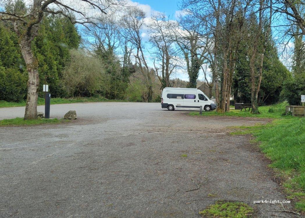 Aire de stationnement Camping-Car de Rochefort-en-Terre - Foto 6