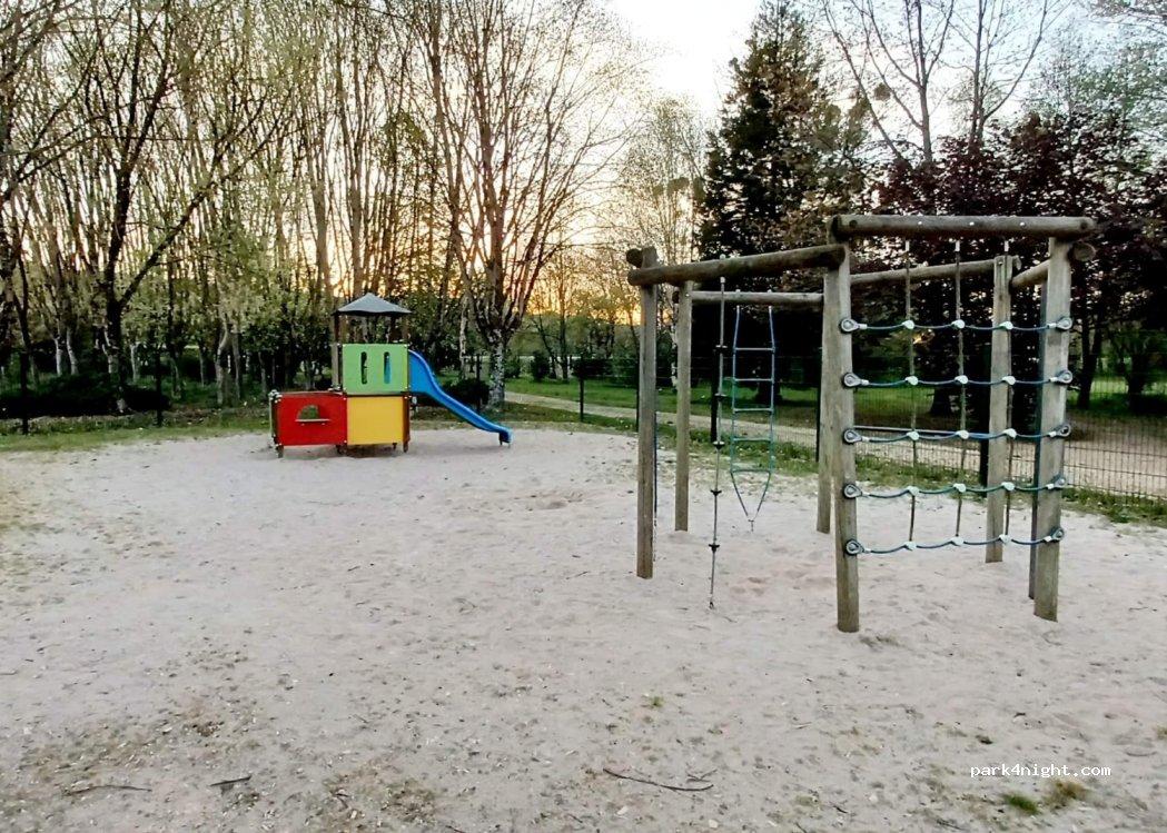 Aire de service pour camping-cars 79800 La Mothe-Saint-Héray - Foto 2