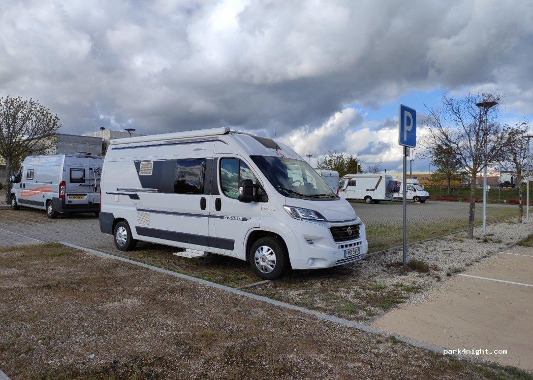 Parque Pernoita / Area de serviço Autocaravanas - Camper area - Foto 6