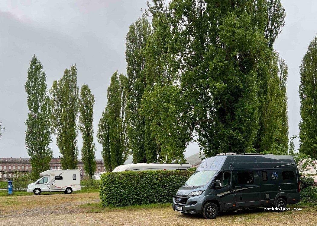 Aire de services et de stationnement - Foto 4