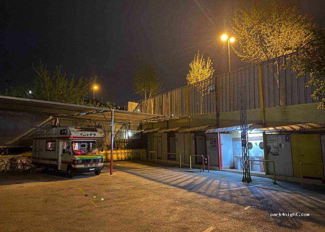 AREA DI SOSTA CAMPER E ROULOTTE PORTICI- ERCOLANO - LA BOUTIQUE DEL CAMPEGGIATORE SRL - Foto 2