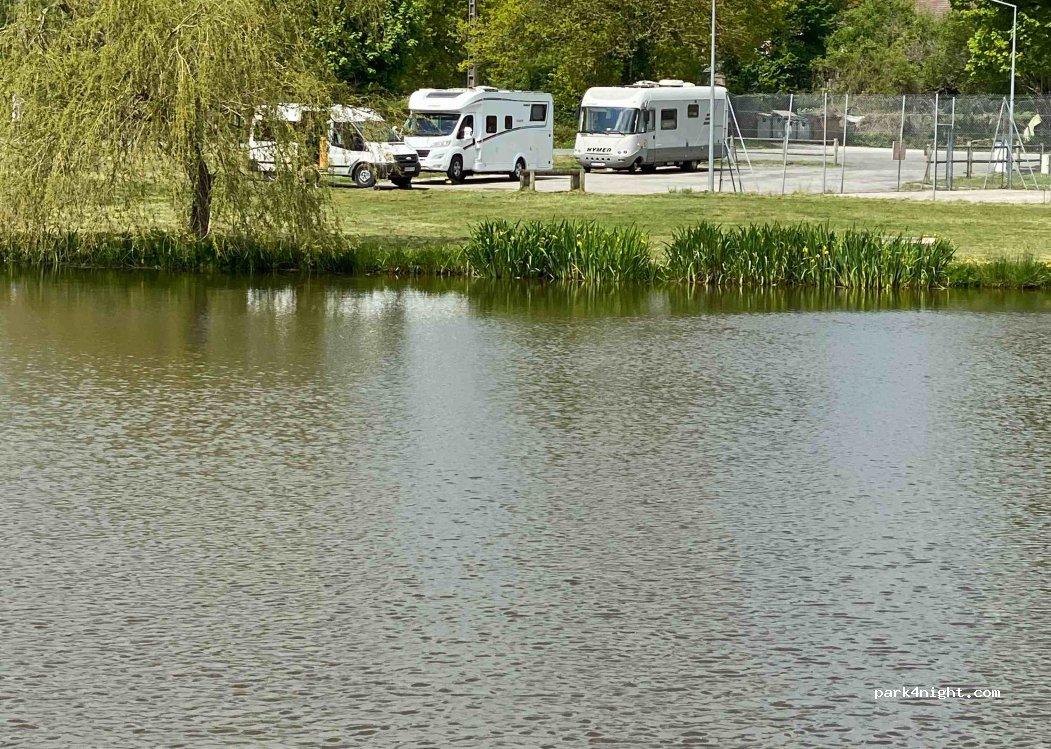 Aire de stationnement pour camping car - Foto 6