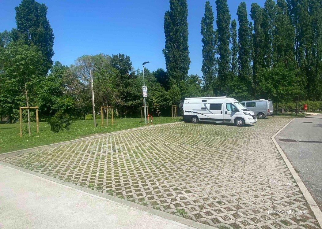 Area Sosta Camper 33042 Buttrio UD - Foto 5