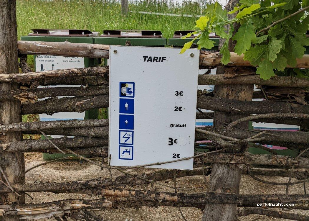 Aire de camping car à la ferme de la chaume