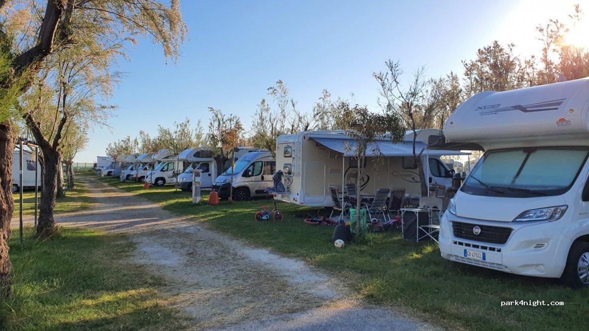 OPEN-da 17€- Area Sosta Camper - Stellplatz - Costa Verde - Foto 2