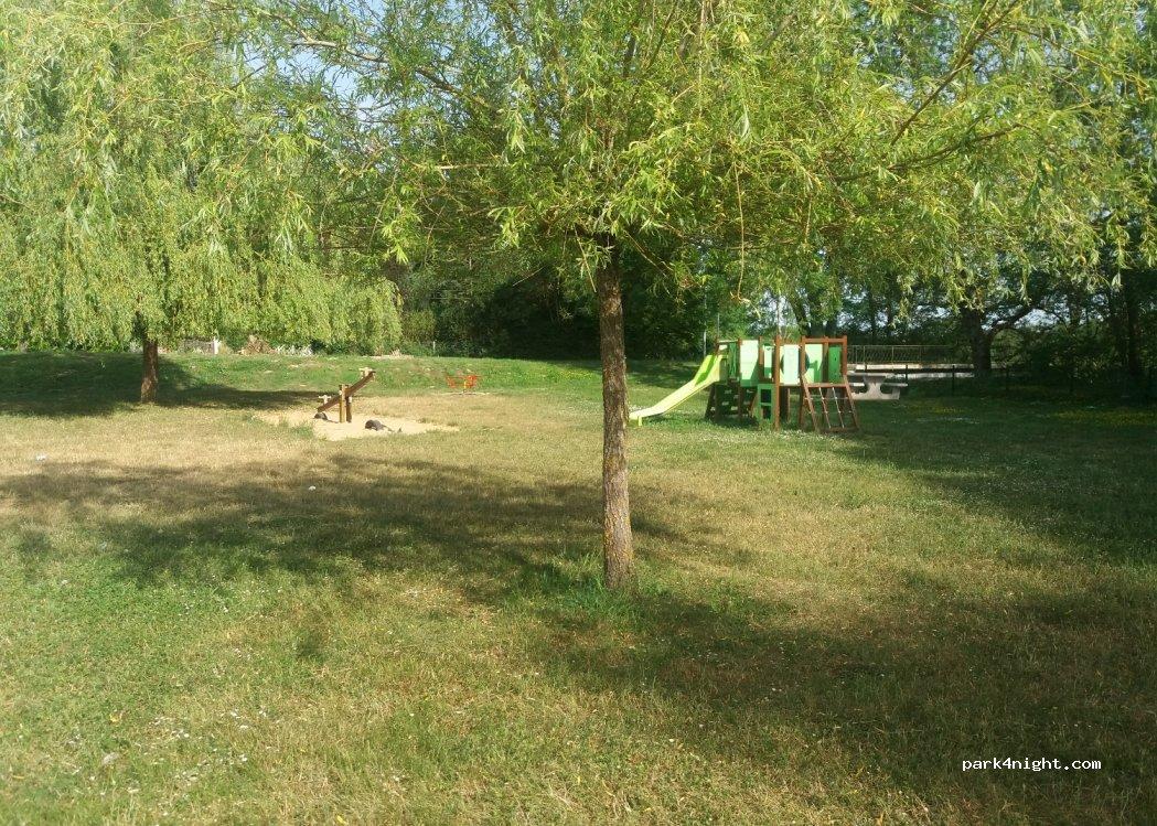 aire de services et stationnement camping car 45220 Douchy-Montcorbon - Foto 2