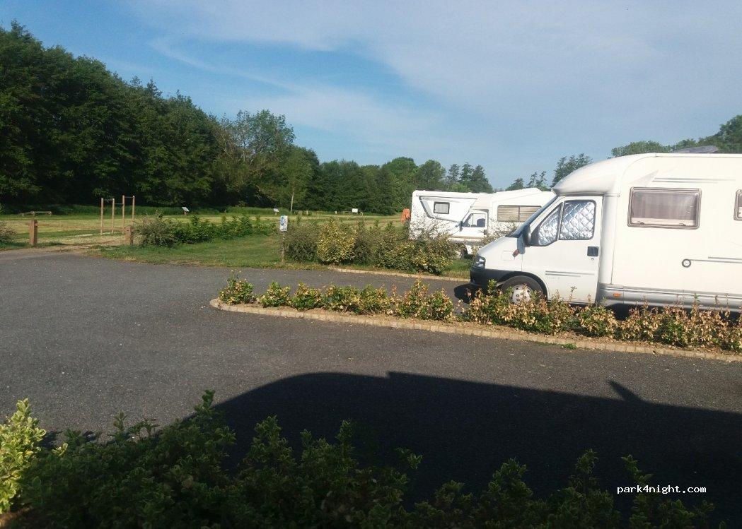 aire de services et stationnement camping car 45220 Douchy-Montcorbon - Foto 7