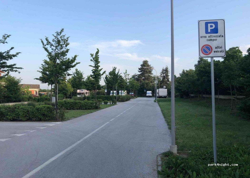 Area Sosta Camper - Saluzzo - Foto 2