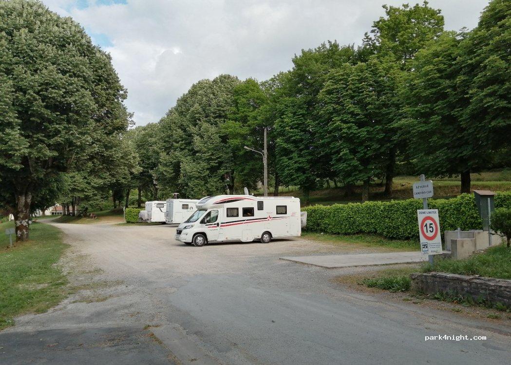 Aire communale AZERAT