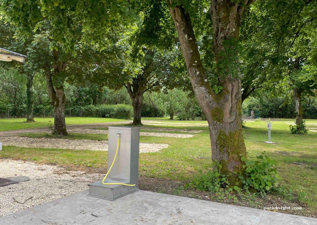 Aire Camping-car d'Entrains sur Nohain - Foto 5