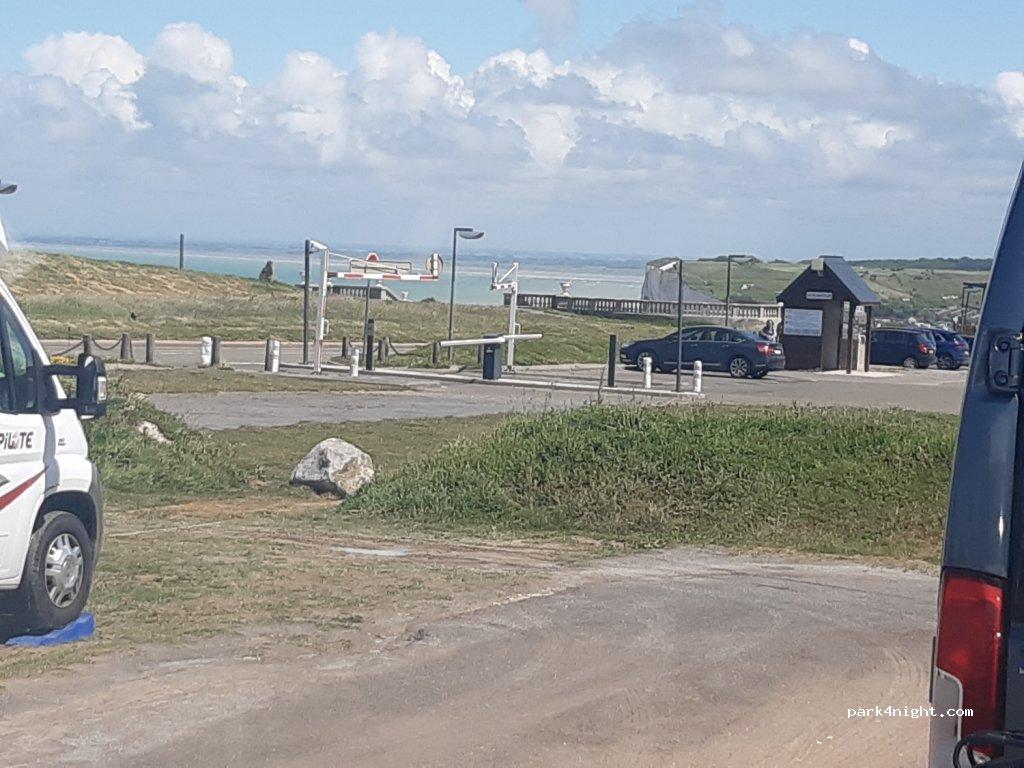 Aire camping-car Le Tréport (falaise) - Foto 3