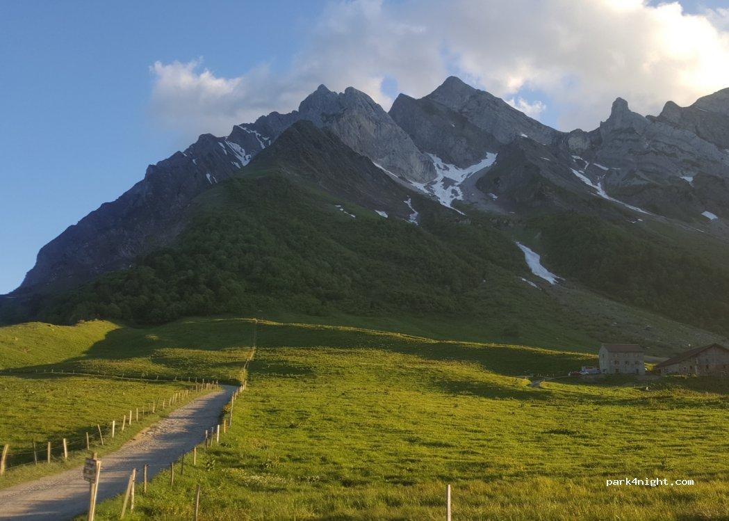 Camperplaats Col des Aravis - Foto 6