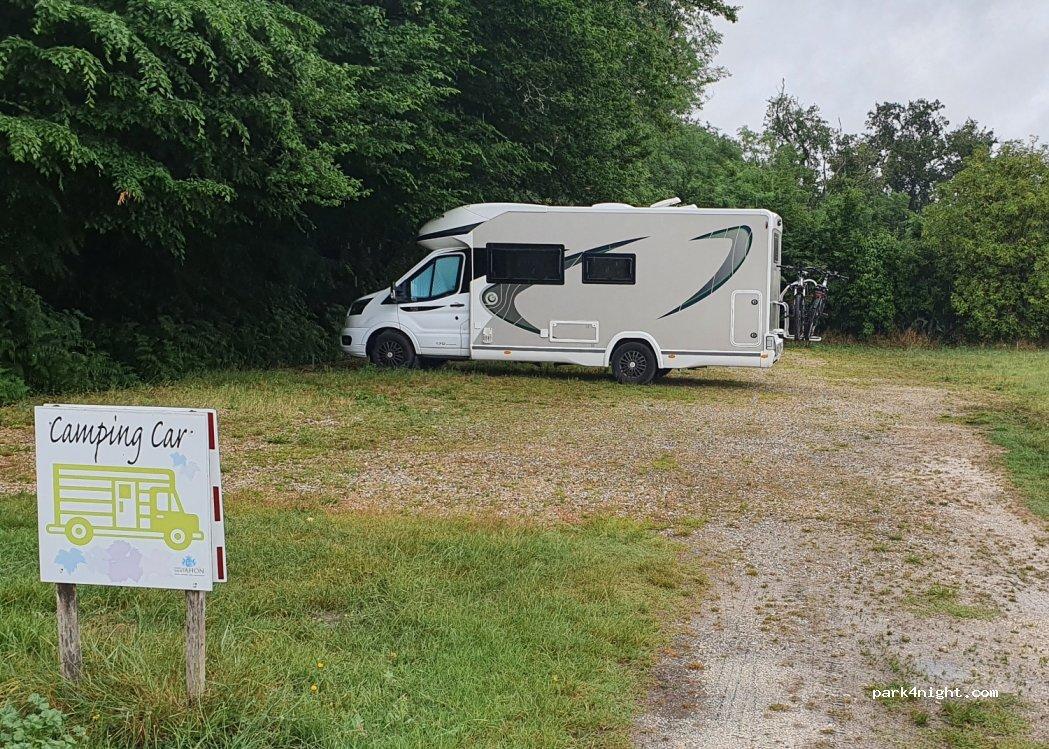 Aire de stationnement du Château Saint Ahon - Foto 3