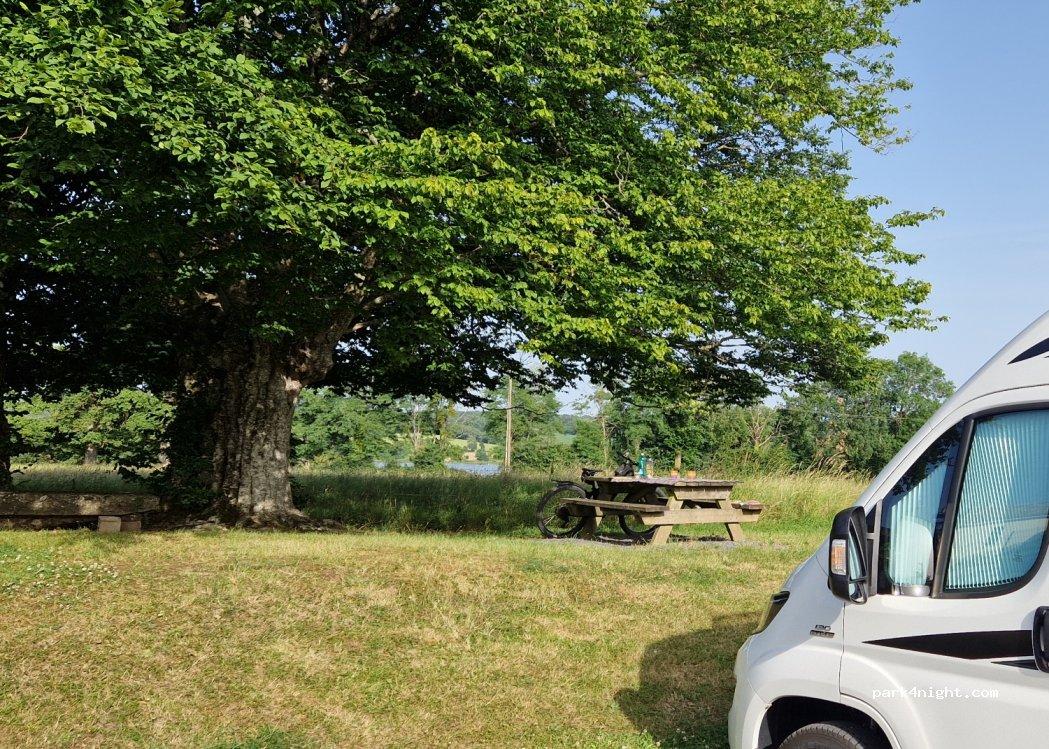 Aire de camping-car LESIGNAC-DURAND - Foto 5