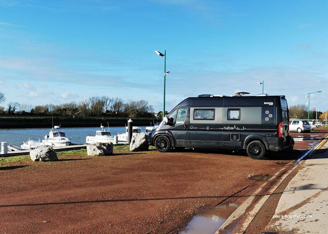 Parking day and night for campers - Foto 3