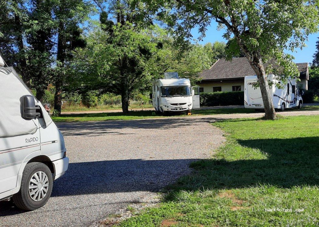 Aire de services camping car Orgelet - Foto 3