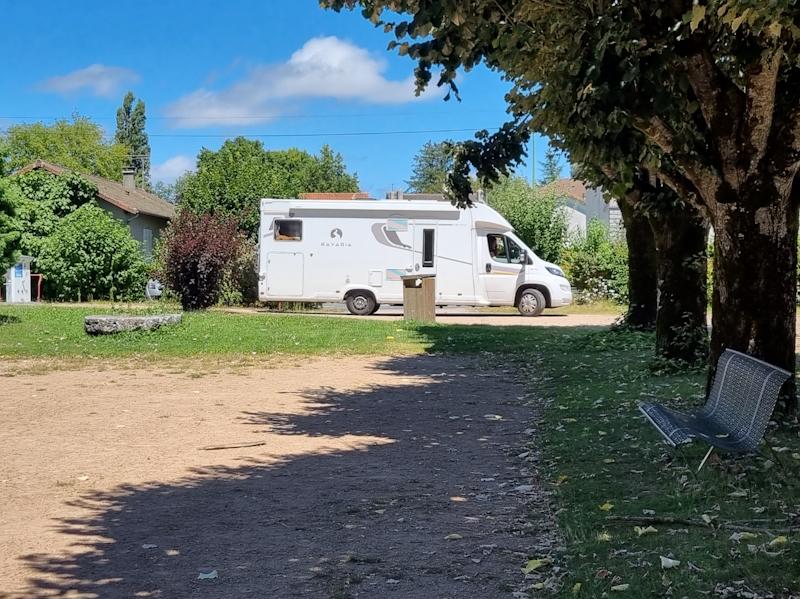 Aire de camping-car CUSSAC - Foto 5