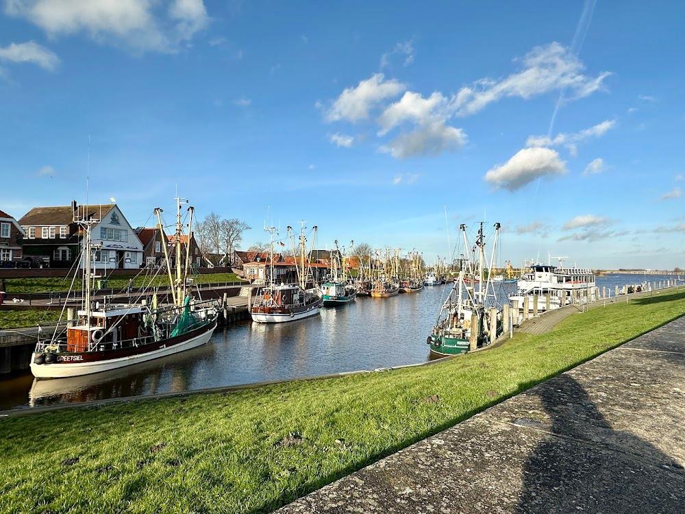 Wohnmobilstellplatz Pirna-Copitz-Elbparkplatz - Foto 5