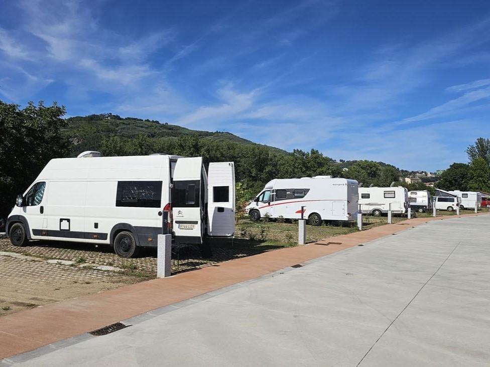 Aura WRC – Estacionamiento, Camping y Motorhome