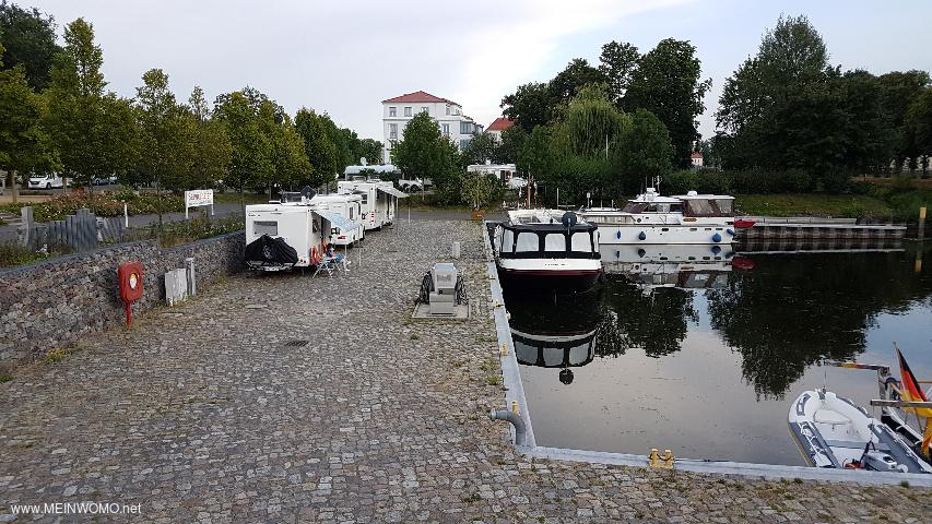 Caravanstellplatz am Schloßhafen Oranienburg - Foto 2