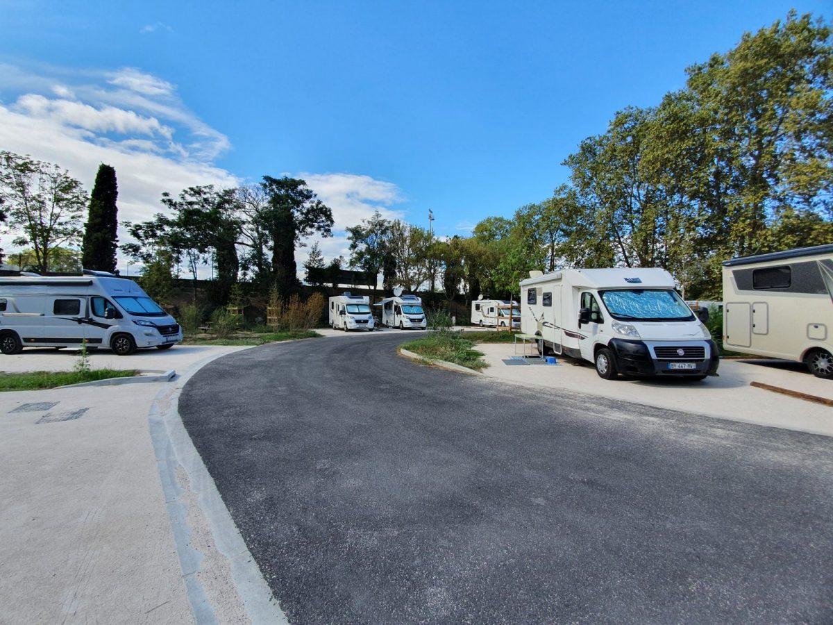 L'aire de stationnement pour Camping-Cars de Sauclières, Béziers - Foto 6