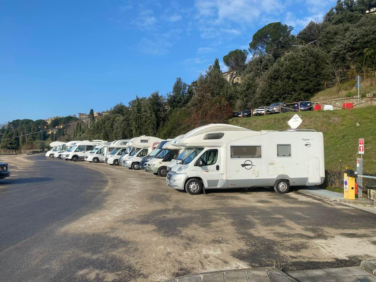 Cortona Parcheggio Sosta Camper - Foto 7
