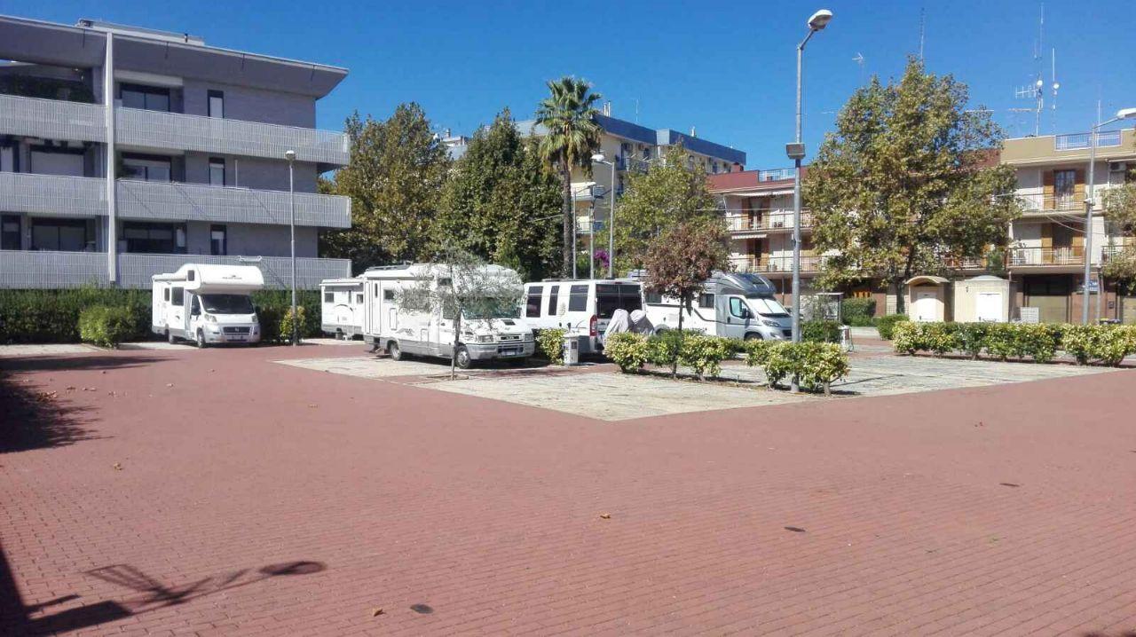 Area Di Sosta Camper 70037 Ruvo di Puglia BA - Foto 7