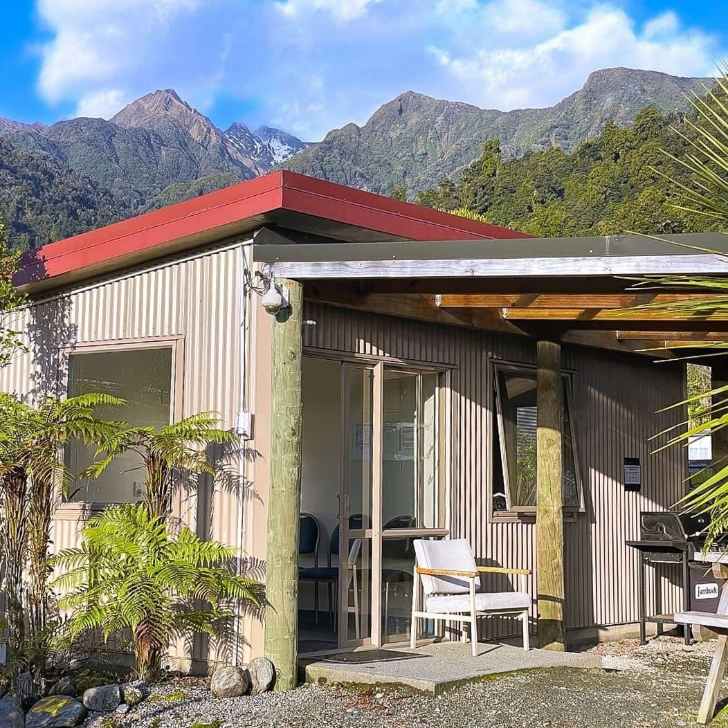 Glacier Country Campervan Park - Foto 6