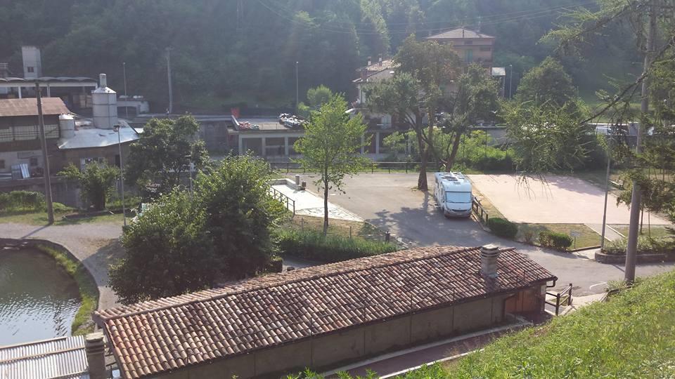 Area Sosta Camper - "Comunale" - Brembilla BG - Foto 3