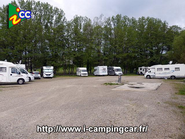 Aire de camping-car STE GENEVIEVE SUR ARGENCE - Foto 7