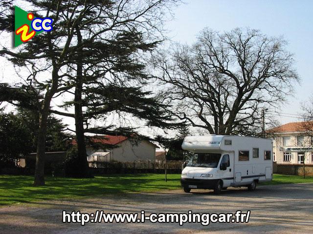 Aire de camping-car LEZAY - Foto 6