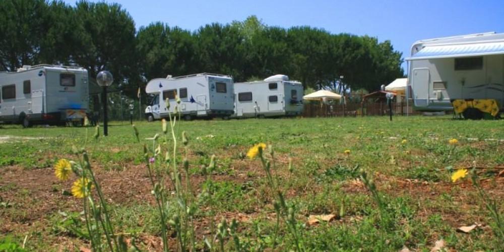 Camper Parking Area - Miralago - Rome - Foto 2