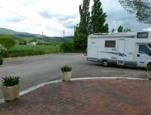 Area sosta camper Torgiano PG - Foto 2