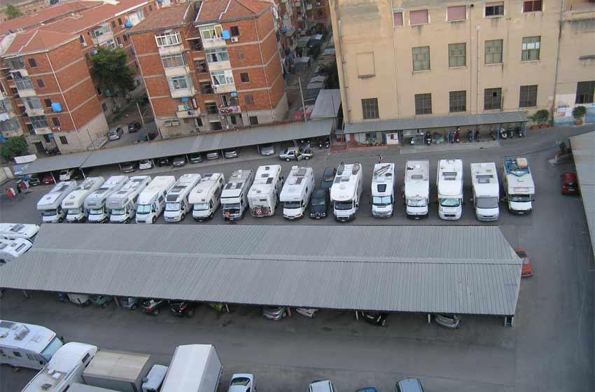 AREA DI SOSTA CAMPER ATTREZZATA E' ALBERATA - Foto 3