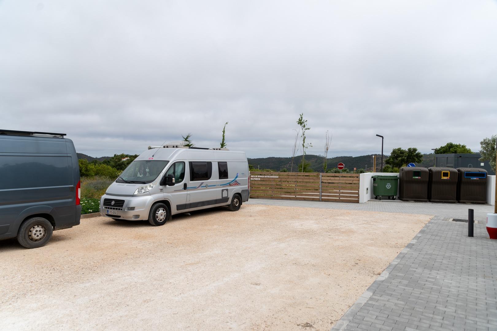 Área de Autocaravanas Alferce - Foto 7