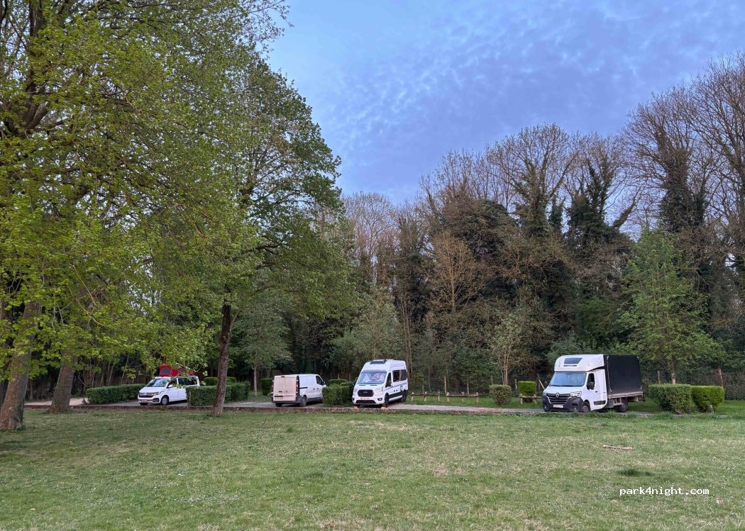 Aire de services et stationnement camping car 62000 Arras