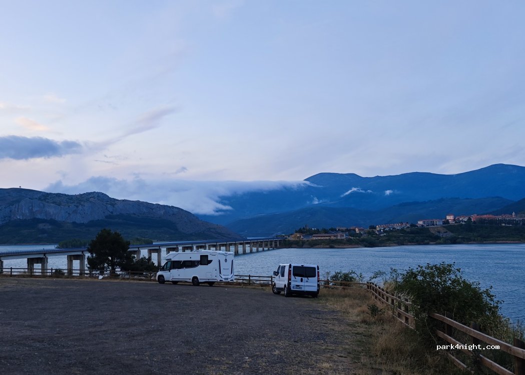 Aparcamiento de autocaravanas Riaño