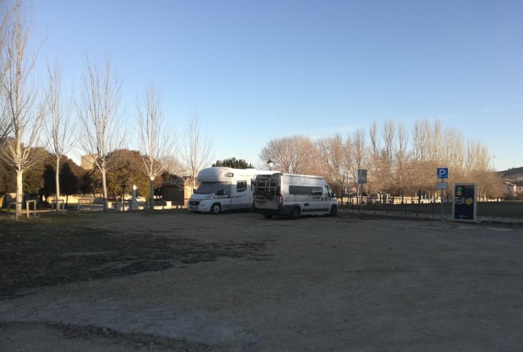 Área autocaravanas Becerril de Campos