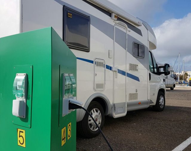 Estacionamiento para Motorhome y casa rodantes.