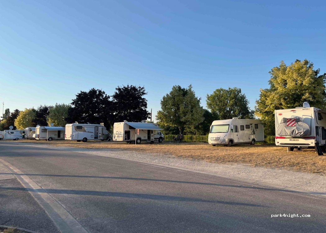 Aire camping car charmes