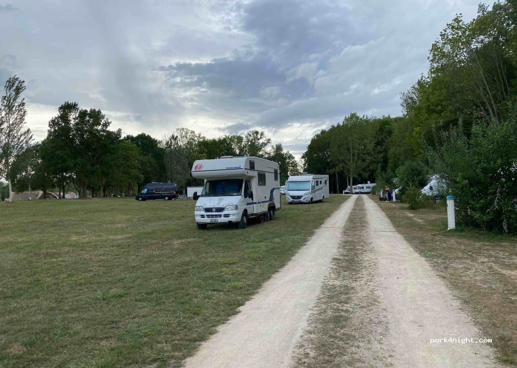 Aire de camping-car classique Nonsard