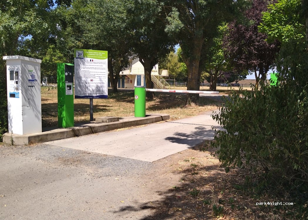Aire CAMPING-CAR PARK de Villebernier