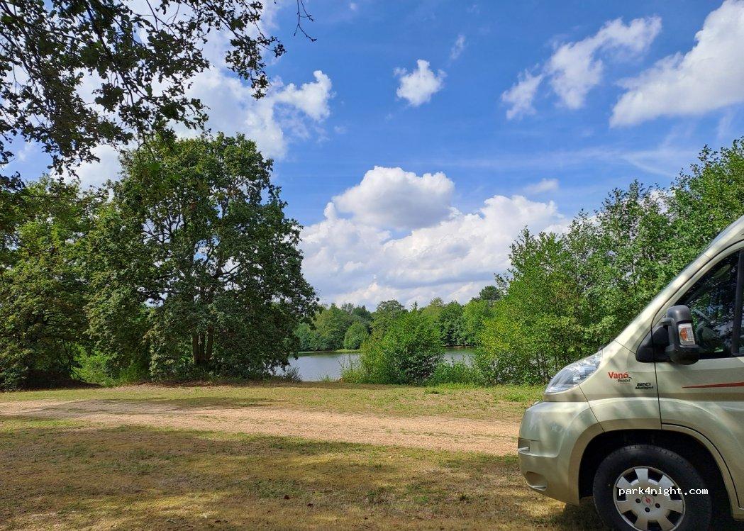 Area CAMPING CAR PARK BAZOUGES-CRE SUR LOIR