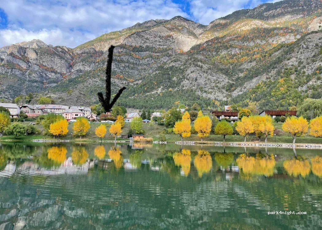 Aire de camping car du Lauzet-Ubaye