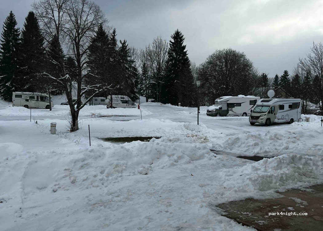 Camping et caravaneige Jura Le Champ de Mars