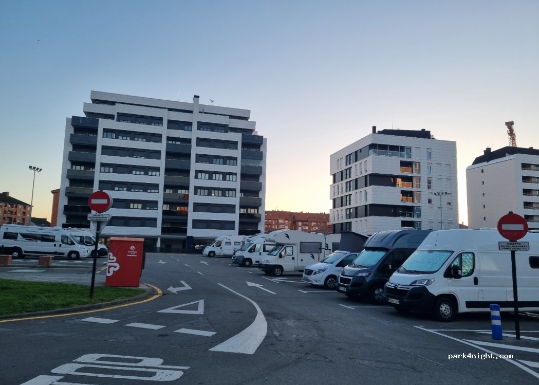 Área autocaravanas Oviedo