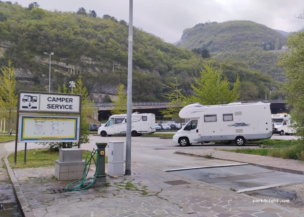 Camper Parking Area - Parking Trentino - Trento